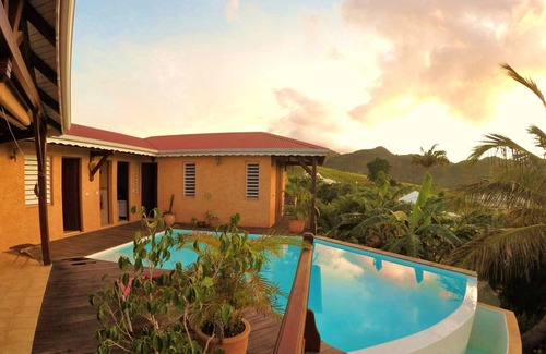 Sainte-Rose Villa | Villa con piscina panorámica de 300 m de playa