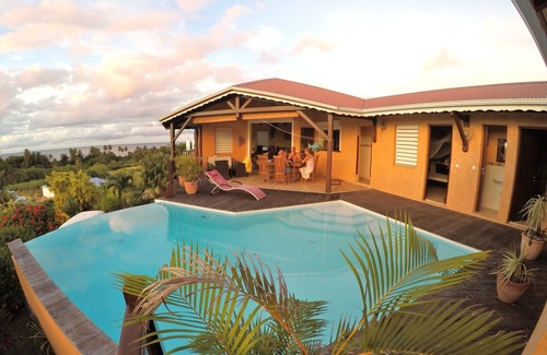 Sainte-Rose Villa | Villa con piscina panorámica de 300 m de playa