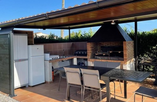 Torroella de Montgri Casa | Villa 7 Couchages, Avec Jardin, Piscine Commune, Proche de la Plage