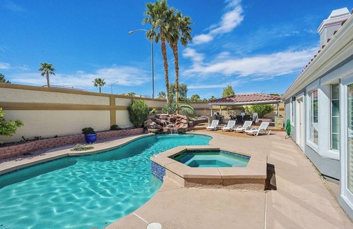 Spring Valley Villa | Villa - 8 Bedrms 5 Bths 15 Beds