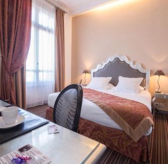 Deauville City Centre Hotel | Villa 81