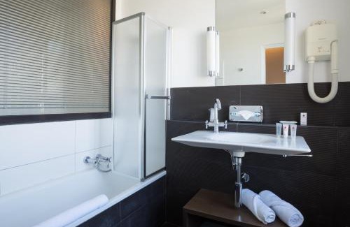 Deauville City Centre Hotel | Villa 81