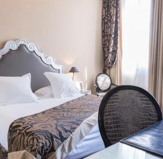 Deauville City Centre Hotel | Villa 81