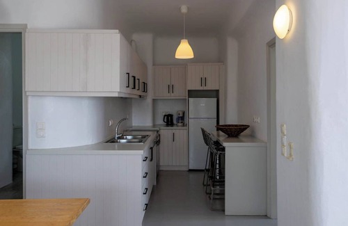 Paradise Apartamento | Villa 9 - Sea View, Private Jacuzzi for 5, Shared Pool,Gym,Bar