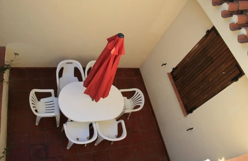 Solanas Casa | Villa a pocos metros del mar para unas vacaciones relajantes.