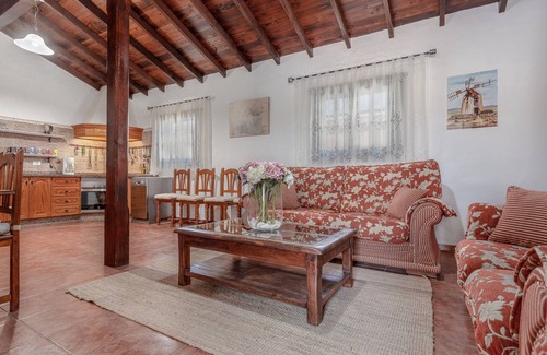 Puerto del Rosario Villa | Villa "Abraham" con vistas a la montaña, Wi-Fi, piscina y terraza