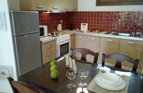 Tsoukaladhes Apartamento | Villa Adelais App