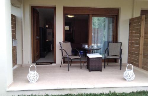 Tsoukaladhes Apartamento | Villa Adelais App