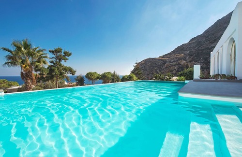 Kamari Villa | Villa Adrali, 4 habitaciones, piscina privada.