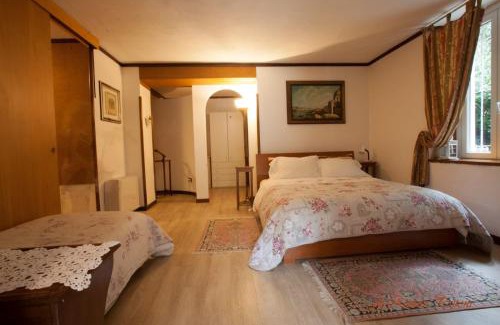 Aggregazione Rionale 4 Cama Y Desayuno | VILLA ADRIANA Varese - camere e appartamenti