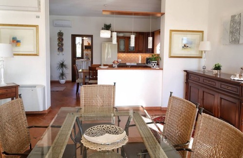 Paceco Villa | Villa Agaver con piscina con vista al lago