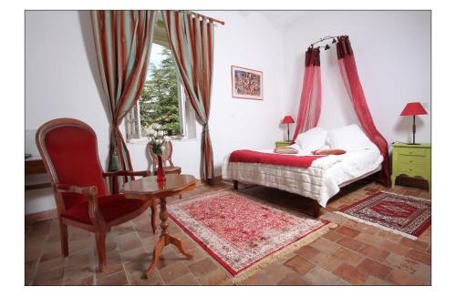 Vals-les-Bains Cama Y Desayuno | Villa Aimée Luxury Apartments with Heated Pool