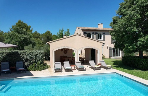 Mouries Villa | Villa air-conditioning heated pool Alpilles view Mouries