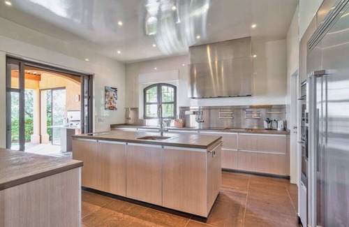 Sainte-Maxime Villa | Villa Airelle Summary