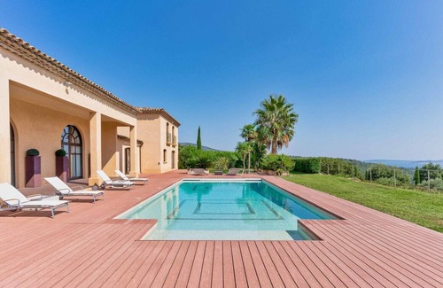 Sainte-Maxime Villa | Villa Airelle Summary