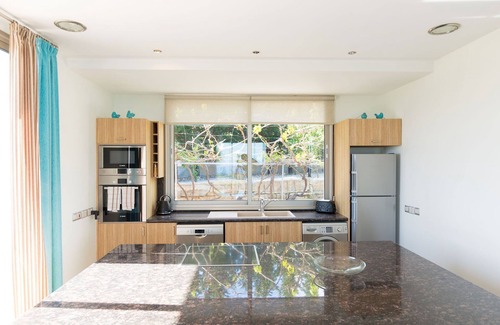 Neo Chorio Cabaña | Villa Akamas Heights - a villa that sleeps 8 guests in 3 bedrooms