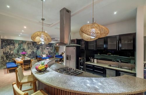 Laksmana Villa | Villa Alchemy 4 Bedroom Trendy Villa in Superior Location
