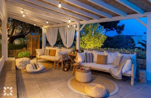 Urbanitzacio la Fustera Villa | Villa Aldaba by Abahana Villas
