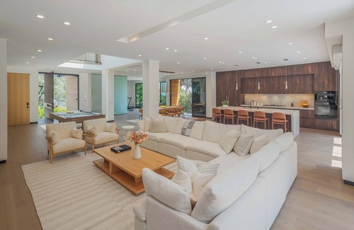 Hollywood Hills West Villa | Villa Alfi by LuxJB 🏆 Amazing Views 🏆 Design Award-Winner 🏆Hollywood Hills