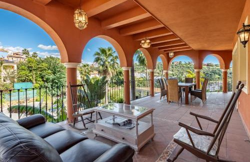 Benahavis Villa | Villa Alhambra 6 bedroom Pool & Views