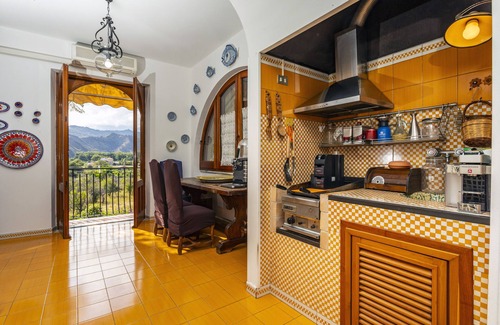 Trappitello Villa | Villa 'Alkantara' con vistas a la montaña, Wi-Fi y aire acondicionado