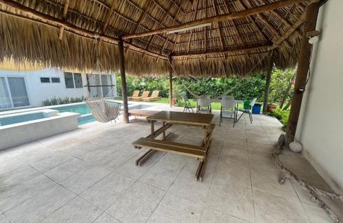 Iztapa Apartamento | Villa Almendro - 4 habitaciones