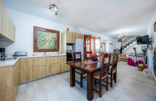 Costitx Villa | Villa 'Alzina' con vistas a la montaña, Wi-Fi y aire acondicionado