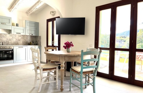 San Teodoro Villa | Villa 'Alzoni' con vistas a la montaña, Wi-Fi y aire acondicionado