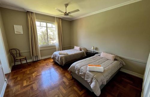Chacras de Coria Casa | Villa Americana, con piscina en Chacras de coria.