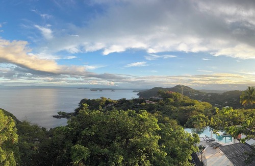 El Ocotal Villa | Villa Amor Azul, Playa Ocotal - Walk to the Beach, Infinity Pool, Forever Views
