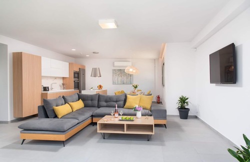 Agia Marina Villa | Villa en Agia Marina con 4 habitaciones, capacidad 10