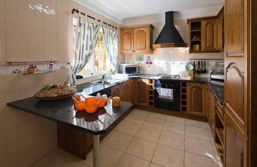 Guia Villa | Villa Ana, es una encantadora villa con 3 dormitorios, 3 baños (2 con baños en suite).