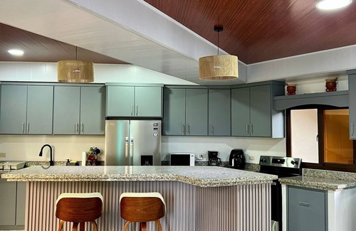 Corozal Villa | Villa Anabella-Beachfront Luxury Retreat, Casa de playa frente al mar