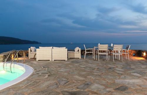 Koundouros Villa | Villa Anemos, Seaside with Breathtaking Views