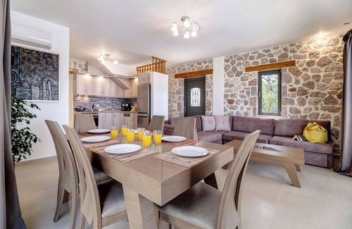 Tsoukaladhes Villa | Villa "Angela" con vistas al mar, piscina privada y Wi-Fi