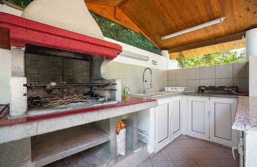 Faliraki Villa | Villa 'Angelana Beach' con terraza privada, Wi-Fi y aire acondicionado