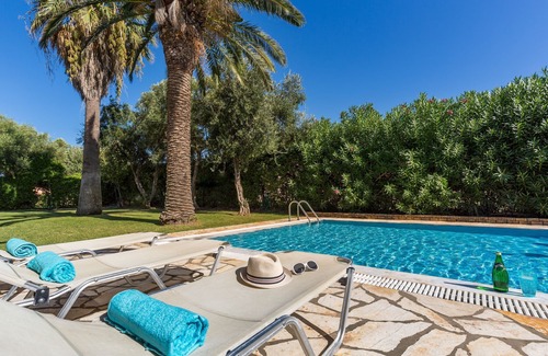 Almiros Beach Villa | Villa Angelos: acogedora villa con piscina privada a pocos pasos de la playa de arena