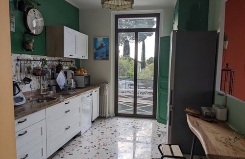 Toulon Casa | Villa Années 30, Familiale, Dans le Quartier du Mont Faron, vue mer et Piscine !