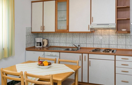 Jadranovo Apartamento | Villa Anna by Interhome