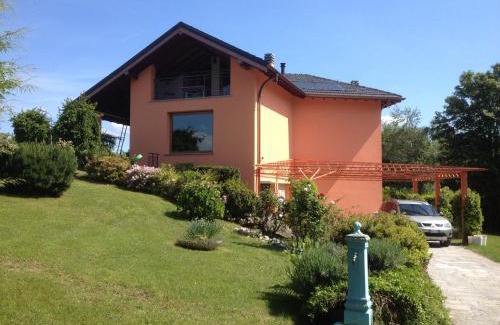 Porto Valtravaglia Apartamento | Villa Anna