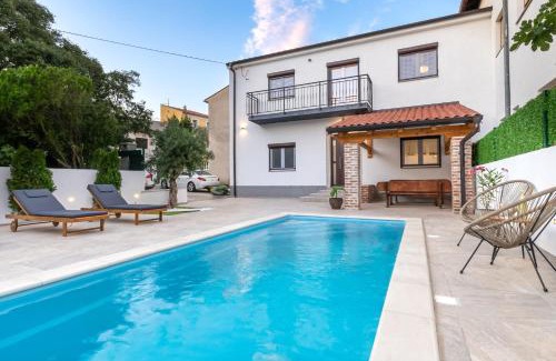 Novi Vinodolski Villa | Villa Antique