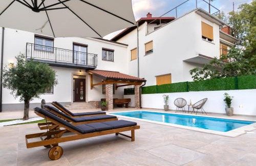Novi Vinodolski Villa | Villa Antique