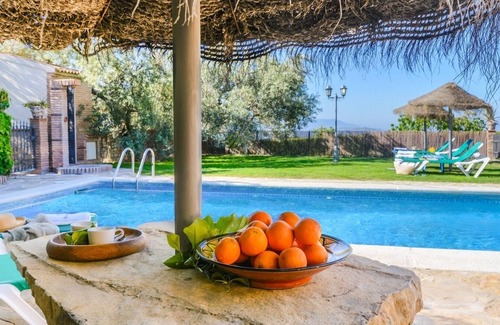 Antequera Villa | Villa Antisa Villanueva de la Concepción by Ruralidays