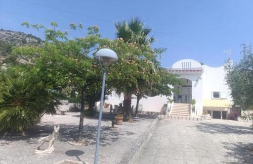 Monte Sant'Angelo Cama Y Desayuno | Villa Antonella