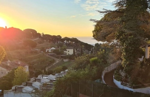 Arenys de Mar Apartamento | Villa Apartment with Pool and Amazing Views!