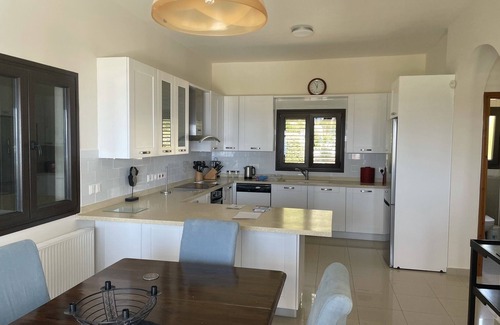 Aphrodite Hills Villa | Villa Aphrodite Hills con Infinity Pool, Vistas al mar, golf y tenis