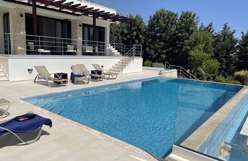 Aphrodite Hills Villa | Villa Aphrodite Hills con Infinity Pool, Vistas al mar, golf y tenis