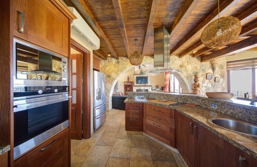 Latchi Cabaña | Villa Apollonia - a villa that sleeps 8 guests in 4 bedrooms
