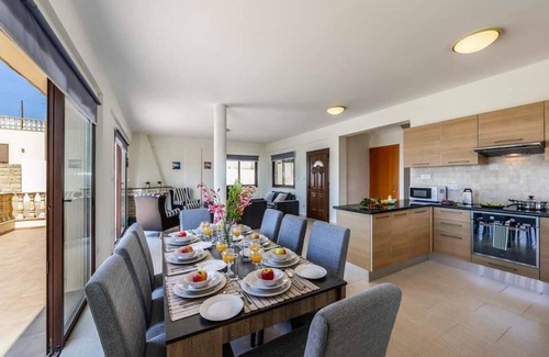 Pegeia Villa | Villa Aqua Royal - Cuatro Habitaciones Villa, Capacidad 8