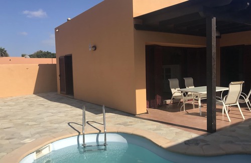 Corralejo Chalet De Esquí | Villa Ara - Bonita villa para 4 personas con piscina